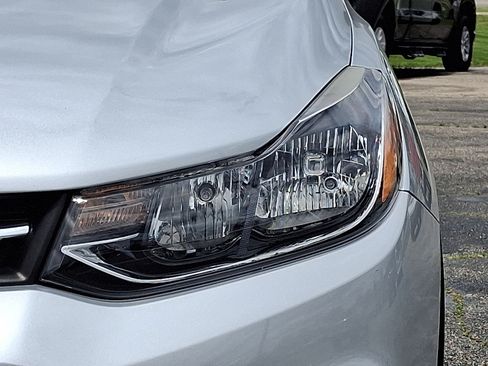 Used 2019 Chevrolet Trax LS FWD image 26