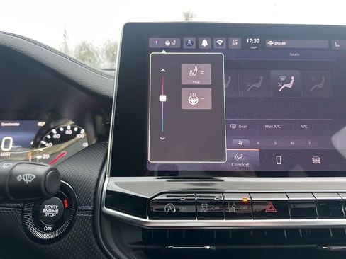 New 2026 Jeep Compass Latitude image 4