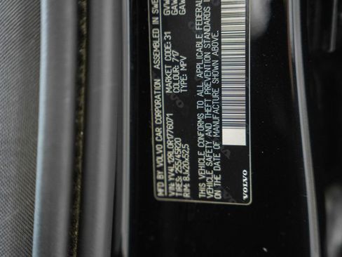 Used 2024 Volvo XC60 B5 Plus AWD/4WD image 45