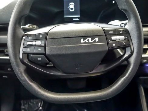 Used 2025 Kia K4 LXS image 18