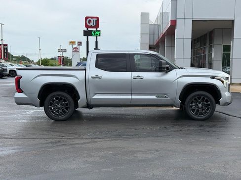 Used 2025 Toyota Tundra Platinum AWD/4WD image 2