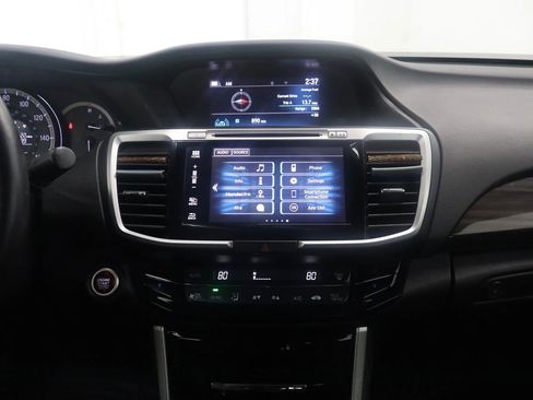 Used 2017 Honda Accord EX-L image 21