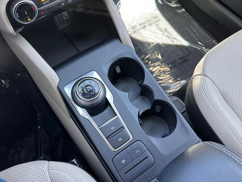 Used 2022 Ford Escape SEL AWD/4WD image 32