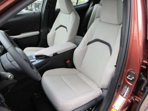 New 2026 Lexus UX 300h AWD image 28