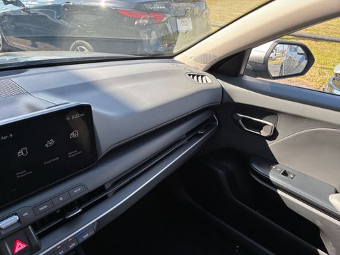 Used 2025 Kia K4 FWD image 34