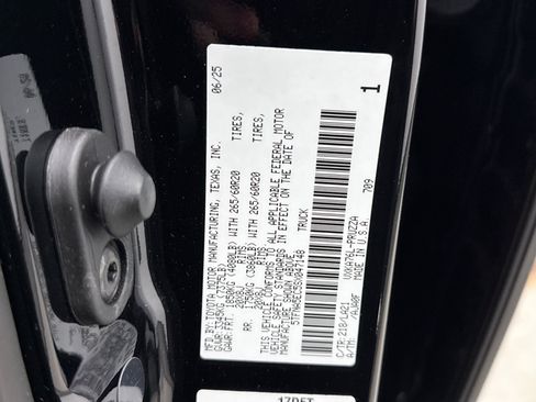 Used 2025 Toyota Tundra Platinum image 12