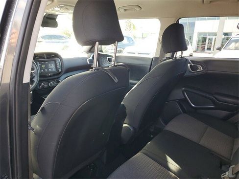 Used 2021 Kia Soul S image 10
