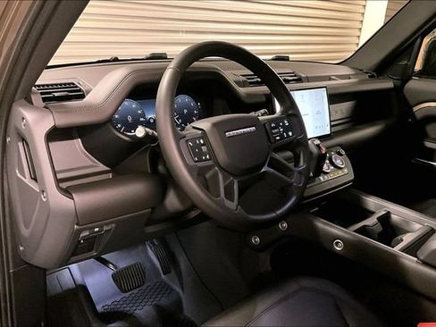 Certified 2025 Land Rover Defender 110 S AWD/4WD image 24