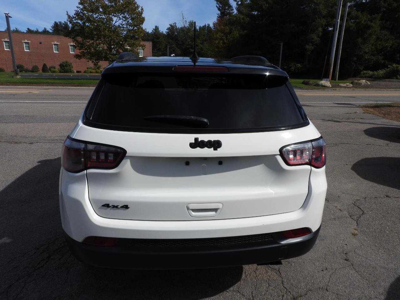 Used 2019 Jeep Compass Latitude AWD/4WD image 6