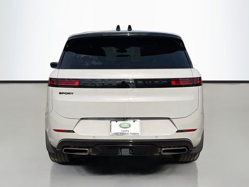 Used 2024 Land Rover Range Rover Sport Dynamic SE image 4