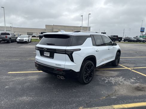 Used 2026 Chevrolet Traverse High Country w/ LPO, Floor Liner Package FWD image 6