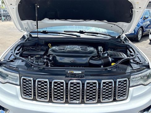 Used 2020 Jeep Grand Cherokee Overland w/ Interior Metal Package AWD/4WD image 31