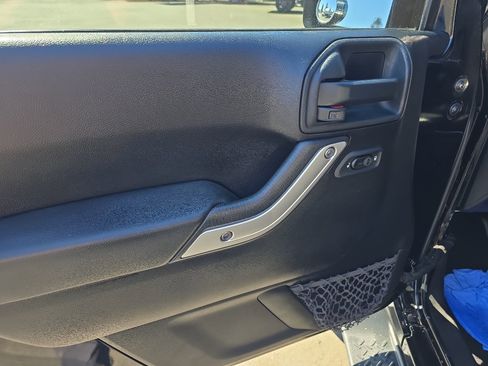 Used 2013 Jeep Wrangler Unlimited Sahara w/ Connectivity Group image 11