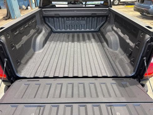 New 2026 GMC Canyon Elevation w/ Convenience Package image 12