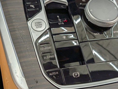 Used 2025 BMW X5 sDrive40i w/ Premium Package image 22