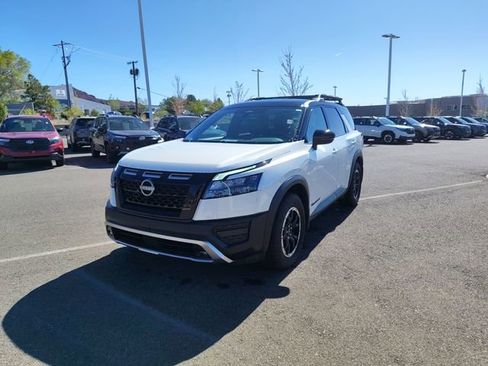 Used 2024 Nissan Pathfinder Rock Creek AWD/4WD image 7