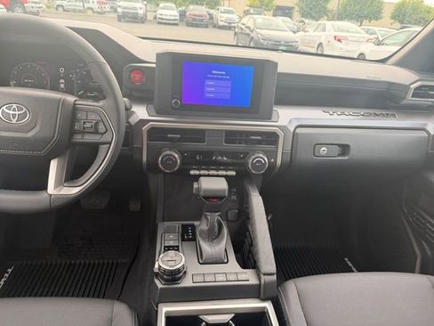 New 2026 Toyota Tacoma TRD Off-Road AWD/4WD image 15