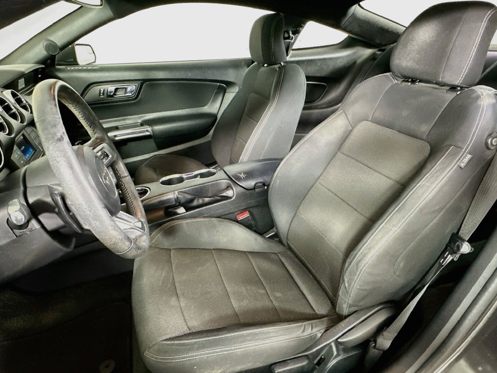 Used 2016 Ford Mustang Coupe RWD image 7