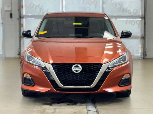Used 2019 Nissan Altima 2.5 SR FWD image 2