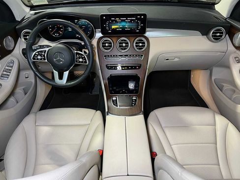 Certified 2021 Mercedes-Benz GLC 300 4MATIC image 43