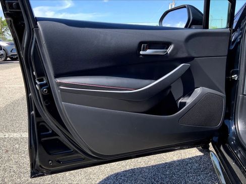 Used 2025 Toyota Corolla SE w/ SE Premium Package image 21