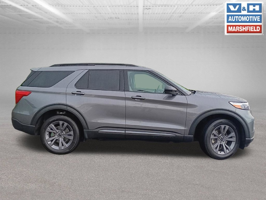 Used 2024 Ford Explorer XLT w/ Equipment Group 202A AWD/4WD image 22