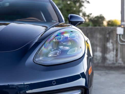 Certified 2022 Porsche Panamera GTS AWD/4WD image 17