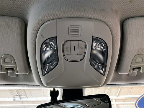 Used 2018 Jeep Compass Latitude AWD/4WD image 23