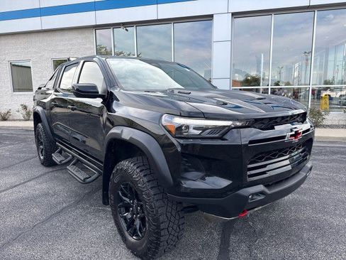 Used 2025 Chevrolet Colorado ZR2 w/ Midnight Edition AWD/4WD image 1