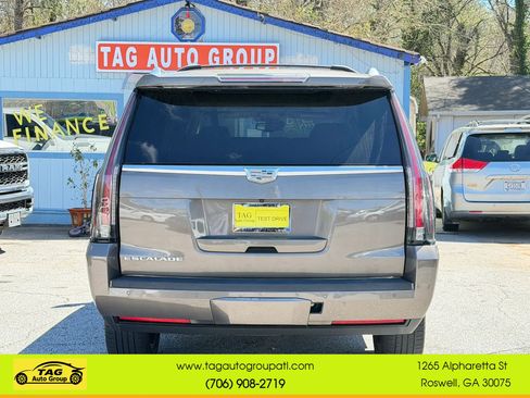 Used 2016 Cadillac Escalade ESV Premium RWD image 5