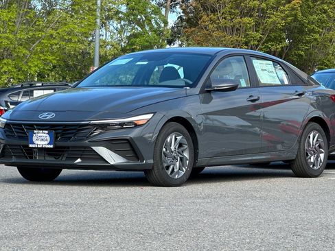 New 2026 Hyundai Elantra Hybrid FWD image 8
