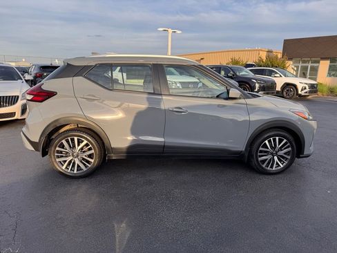 Used 2021 Nissan Kicks SV FWD image 6