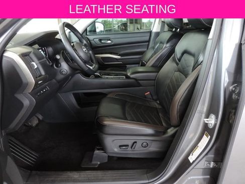 Used 2024 Nissan Pathfinder Platinum FWD image 20