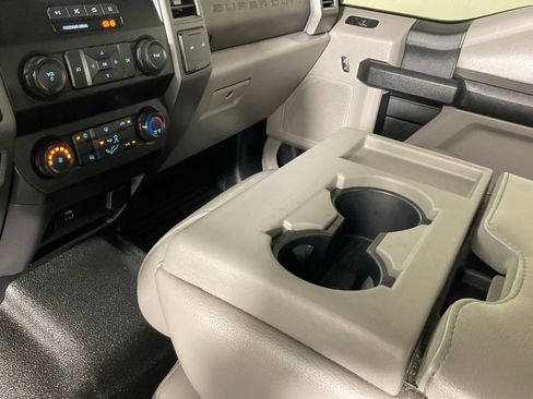 Used 2020 Ford F250 XL w/ Power Equipment Group AWD/4WD image 18