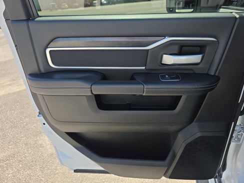 Used 2024 RAM 2500 Big Horn image 27