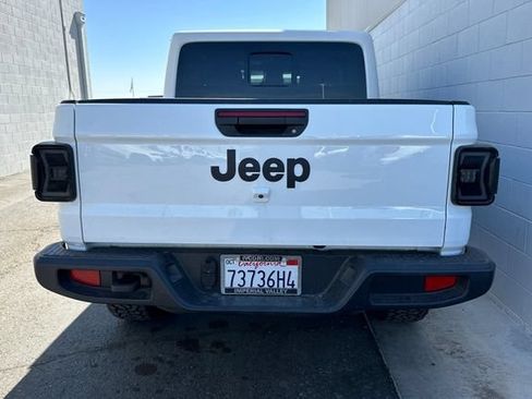 Certified 2025 Jeep Gladiator Sport AWD/4WD image 5
