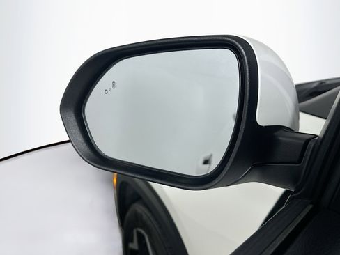 Used 2025 Kia Seltos S image 16