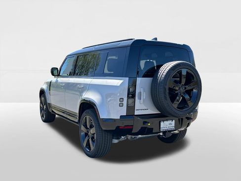 New 2026 Land Rover Defender 110 X-Dynamic SE AWD/4WD image 2