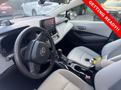 Used 2022 Toyota Corolla LE image 9