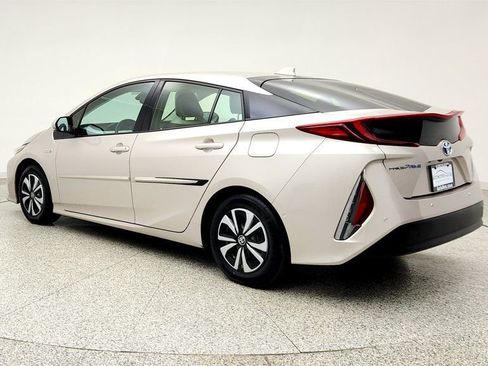 Used 2018 Toyota Prius Prime Advanced FWD image 7