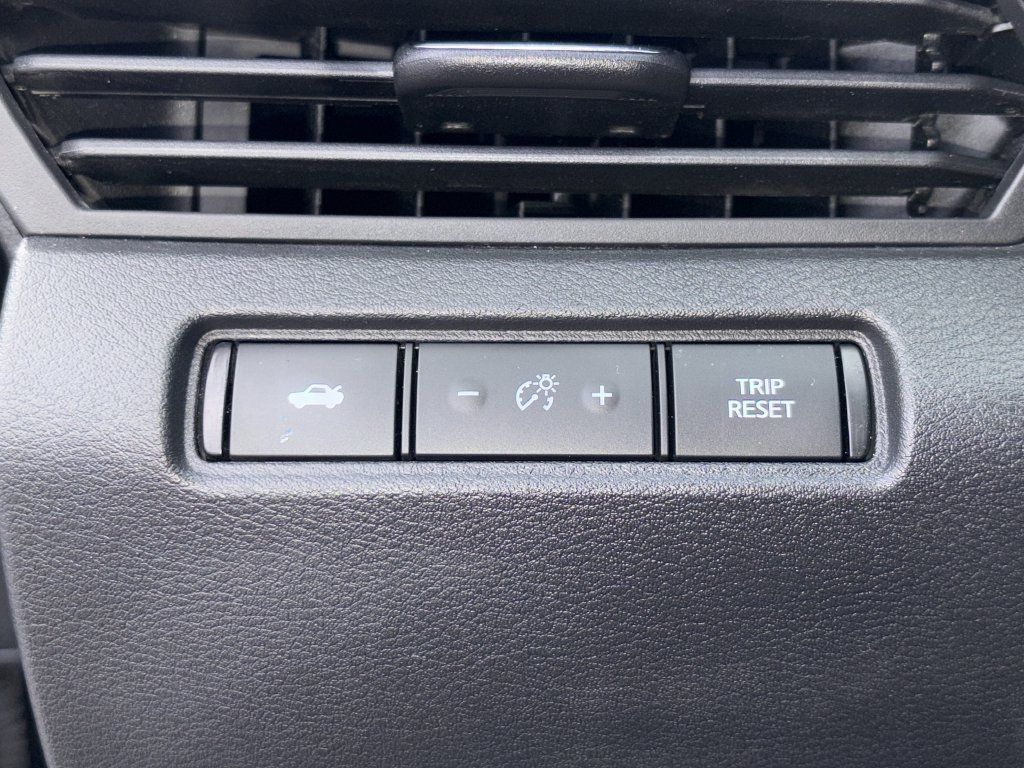 Used 2020 Nissan Altima 2.5 SR FWD image 14