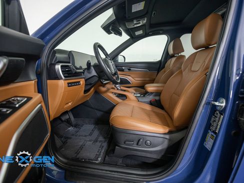 Used 2025 Kia Telluride EX X-Line AWD/4WD image 11