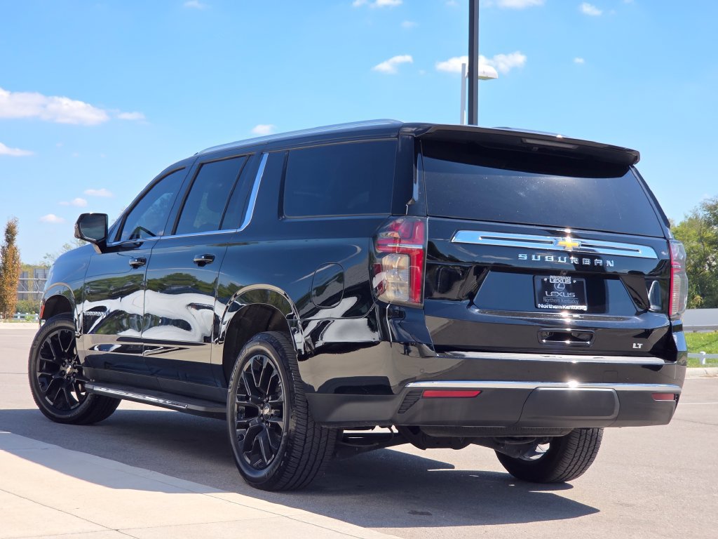Used 2022 Chevrolet Suburban LT w/ Luxury Package AWD/4WD image 24