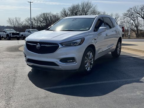 Used 2021 Buick Enclave Avenir w/ Avenir Technology Package image 2