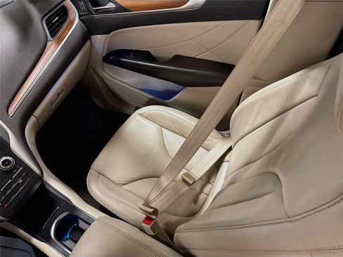 Used 2017 Lincoln MKC Select w/ Select Plus Package FWD image 23