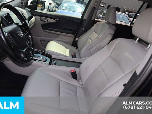 Used 2019 Honda Pilot Touring image 11