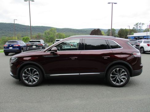 Used 2022 Lincoln Nautilus Reserve w/ Luxury Package AWD/4WD image 8