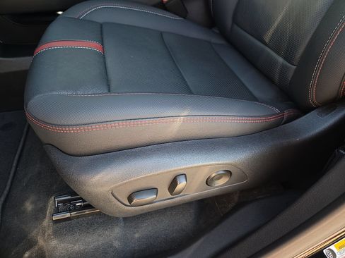 Used 2025 Chevrolet Traverse RS AWD/4WD image 15