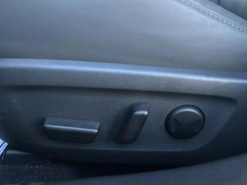 Used 2025 MAZDA MAZDA3 s FWD image 35