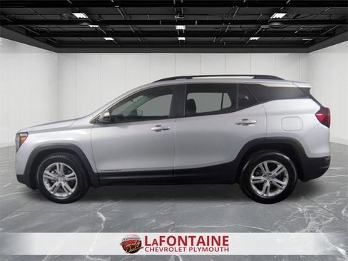 Certified 2022 GMC Terrain SLE w/ Driver Convenience Package image 5